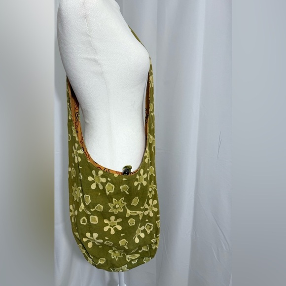 Funky Boho 100% Cotton Crossbody Bag With Outer Pocket Size 16 1/2” x 14” x 5” - Picture 6 of 8